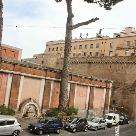 Porta Castello 10 Apartment Rome